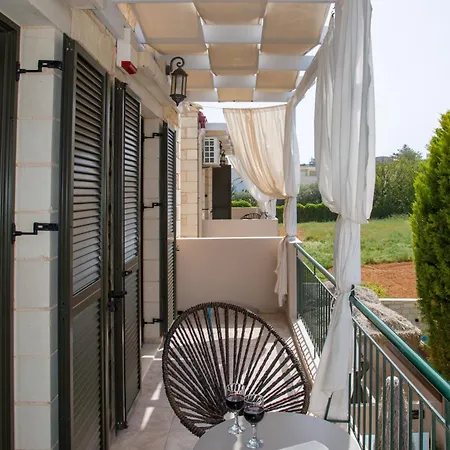 Villa Constancia Stalos